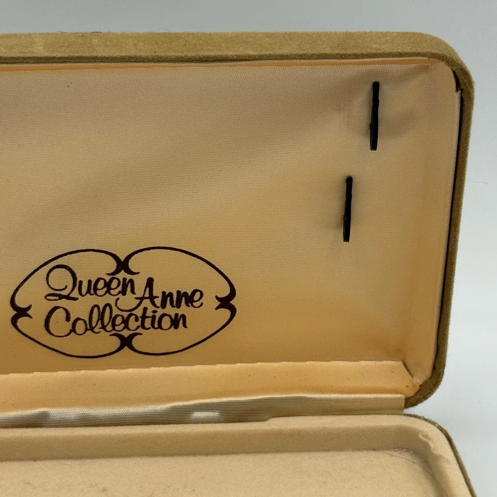 Vintage Small Tan Clamshell‎ Jewelry Gift Box Presentation Case 7